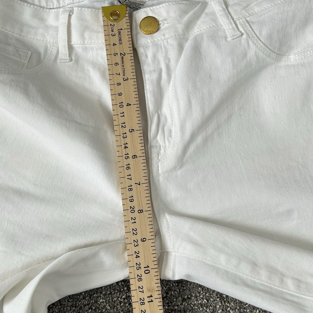 Refuge White Mid-Rise Skinny Jeans ~ Women's Size 10 ~ Stretch Gold Button - Picture 7 of 8